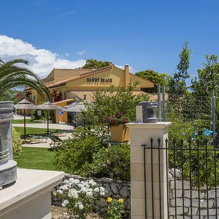 Ξενοδοχείο με διαμερίσματα Sandy And Σβορωνάτα