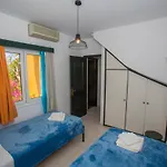 Sandy And 4* سفوروناتا