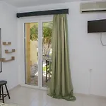 Sandy And شقة فندقية سفوروناتا