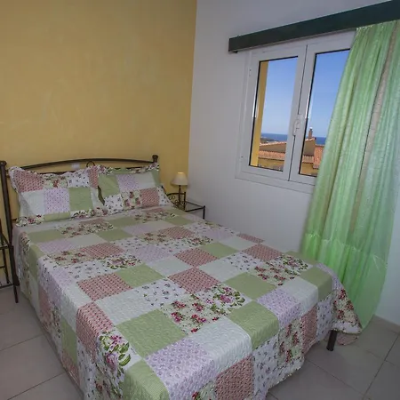 Hotel apartamentowy Sandy And Svoronata