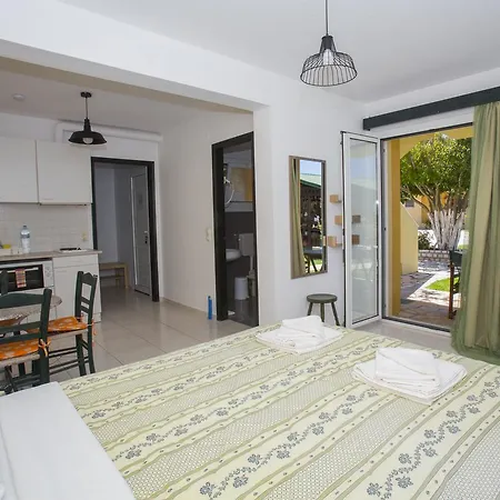 Sandy And Aparthotel