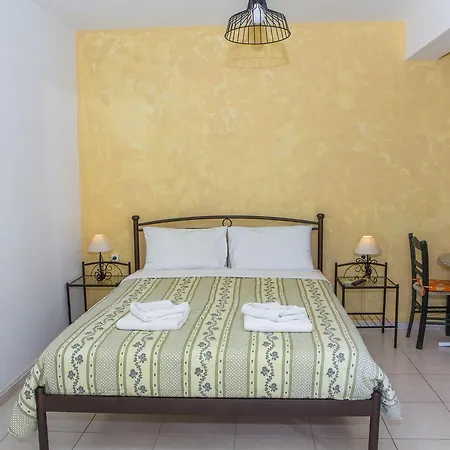 Sandy And Hotel apartamentowy Svoronata