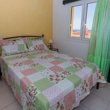 Sandy And Lägenhetshotell Svoronata