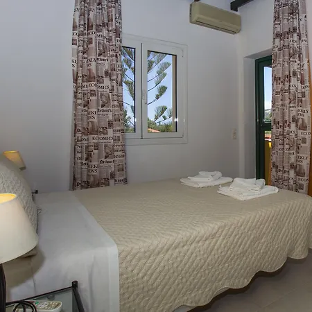 Sandy And Lägenhetshotell 4*