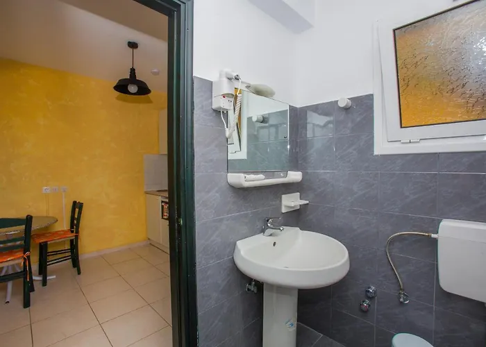 Sandy And Aparthotel 4*